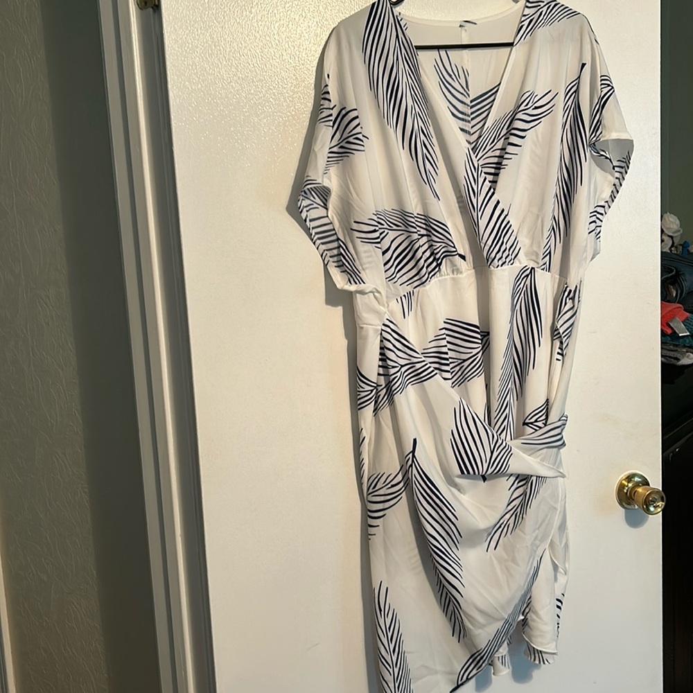 SHEIN white and blue women’s dress